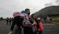Turistas mexicanos visitan Teotihuacán en reapertura