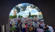 Agricultores se reúnen en la plaza principal de Delicias, Chihuahua, ayer.