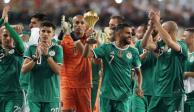 Los jugadores de Argelia celebran el año pasado tras conquistar la Copa Africana de Naciones a costa de Senegal.