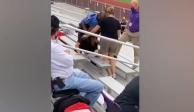 La mujer se negó a usar cubrebocas dentro de un estadio de futbol.