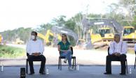 El gobernador Mauricio Vila Dosal encabezó junto al jefe del ejecutivo federal la supervisión de la obra del Tren Maya en el tramo Izamal-Cancún.