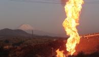 La explosión de un ducto de gas en Acajete, por extracción ilegal, en julio de 2018.