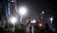 Los chilenos celebraron la noche del domingo en Plaza Italia la decisión de reemplazar su constitución.