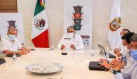 Héctor Astudillo, gobernador de Guerrero, durante la reunión en que anunció medidas de contención del Covid-19.
