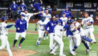 Jugadores de los Dodgers celebran luego de vencer a Rays y conquistar la Serie Mundial.