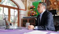 Manuel Negrete, alcalde de Coyoacán, en mesa de trabajo con legisladores del Congreso capitalino, ayer.