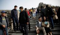 Turistas visitan la Gran Muralla en Beijing, China, el 31 de octubre de 2020.