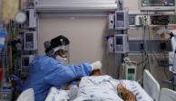 Los contagios Covid-19 y las hospitalizaciones derivadas han bajado desde enero, informó Jorge Alcocer, titular de Salud.