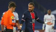 Neymar salió lesionado el domingo en un partido de la Ligue 1 de Francia.