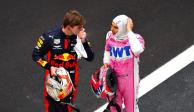 Max Verstappen y Checo Pérez después de una carrera en la pasada temporada de Fórmula 1.