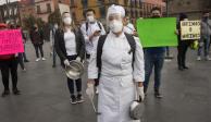 Personal de restaurantes protestó en el Zócalo para que les permitan operar