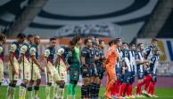 futbolistas de América y Monterrey, el pasado 16 de enero, previo a su partido en el Estadio BBVA.