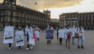 Médicos residentes, protestaron el martes frente a Palacio Nacionales.