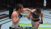 Una acción del combate entre Alexa Grasso y Maycee Barber, UFC 258