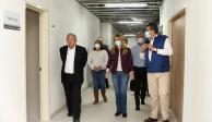 El presidente de México, Andrés Manuel López Obrador y la gobernadora de Sonora, Claudia Pavlovich, recorren el nuevo Hospital General de Especialidades.