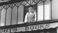 Lawrence Ferlinghetti en su librería, en una foto de archivo