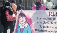 Activista protesta contra la violencia de género en México, en el Zócalo capitalino, en noviembre de 2020.