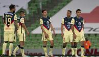 Jugadores del América se lamentan después de su empate con Santos en la Fecha 4 del Guard1anes 2021.