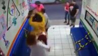 En un video se observa cómo una familia agrede a la doctora de una farmacia luego de que les pidiera que se colocaran el cubrebocas en Ecatepec.