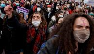 Activistas participan en una protesta contra la retirada de Turquía de la Convención de Estambul, un acuerdo internacional diseñado para proteger a las mujeresl