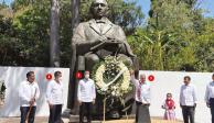 El mandatario federal (1), el gobernador de Oaxaca, Alejandro Murat (2), Federico Hernández Ramírez, alcalde del municipio (3), en el 215 Aniversario del Natalicio de Benito Juárez García, ayer.