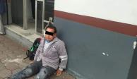 Un albañil con discapacidad motriz llevó a cabo una protesta en la Delegación de Transporte Público de Orizaba para pedir que le fuera devuelta su bicicleta, misma que fue robada por la propietaria de un taxi de la zona