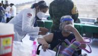COVID: Adultos mayores reciben vacuna contra en México