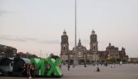 Paseantes se divierten en el Zócalo capitalino, el pasado fin de semana.