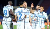 Jugadores del Inter de Milán celebran una anotación en la Serie A