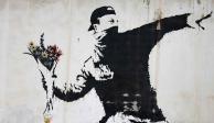 “Love is in the air”, de Banksy, se podrá comprar con criptomonedas.