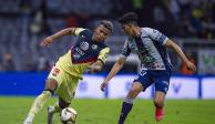 Una acción del duelo entre América y Pachuca de la Liga MX