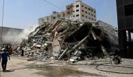 Escombros del edificio que albergaba a The Associated Press, la emisora ​​Al-Jazeera y otros medios de comunicación, en la ciudad de Gaza