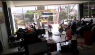 Normalistas vandalizaron negocios en Oaxaca