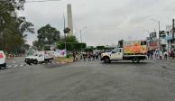 Normalistas retienen autos y bloquean calles en Morelia; piden liberar a sus compañeros