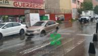 Las autoridades de la Ciudad de México recomiendan a los automovilistas conducir con precaución para evitar accidentes ante la caída de lluvia.