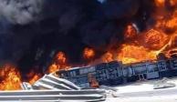 Imágenes del incendio que provocó la explosión de una pipa de gas en Tijuana, Baja California.