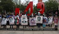 La madre de uno de los 43 normalistas de Ayotzinapa señala que&nbsp;esperan llegar a la verdad "antes de fallecer todos".