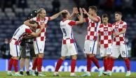 Jugadores de Croacia celebran una anotación en la Eurocopa 2021
