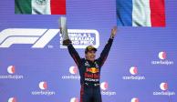 El mexicano festeja su victoria en el Gran Premio de Azerbaiyán, el pasado 6 de junio en el Circuito callejero de Bakú.