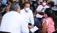 El gobernador de Quintana Roo, Carlos Joaquín, escuchó y resolvió necesidades de la gente en Chetumal.