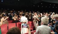 La directora y actriz de "Noche de fuego" reciben aplausos en Cannes.