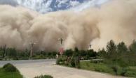 Una tormenta de arena entró a una ciudad de China y dejó postales impresionantes