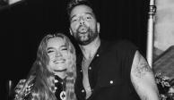 Ricky Martin consuela a Karol G, tras ser destrozada por cantar con mariachi