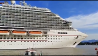 Crucero turístico Carnival Panorama en su llegada a Jalisco, este martes.