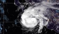 La escala que otorga las categorías a los huracanes se llama Saffir-Simpson, fue creada por el ingeniero de vientos Herb Saffir y el meteorólogo Bob Simpson.