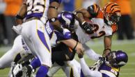 Una acción de un duelo entre Vikings y Bengals, de la NFL