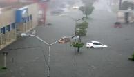 Videos muestran las afectaciones que dejaron las intensas lluvias registradas en Mérida, Yucatán; inundaciones impiden el tránsito de algunos coches.