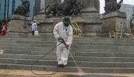 Trabajos de limpieza en el Ángel de la Independencia, monumento que ha sufrido daños derivado de distintas manifestaciones.