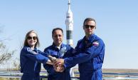 Yulia Peresild, Klim Shipenko y Anton Shkaplerov, en Baikonur.