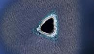 isla con agujero negro en Google Maps